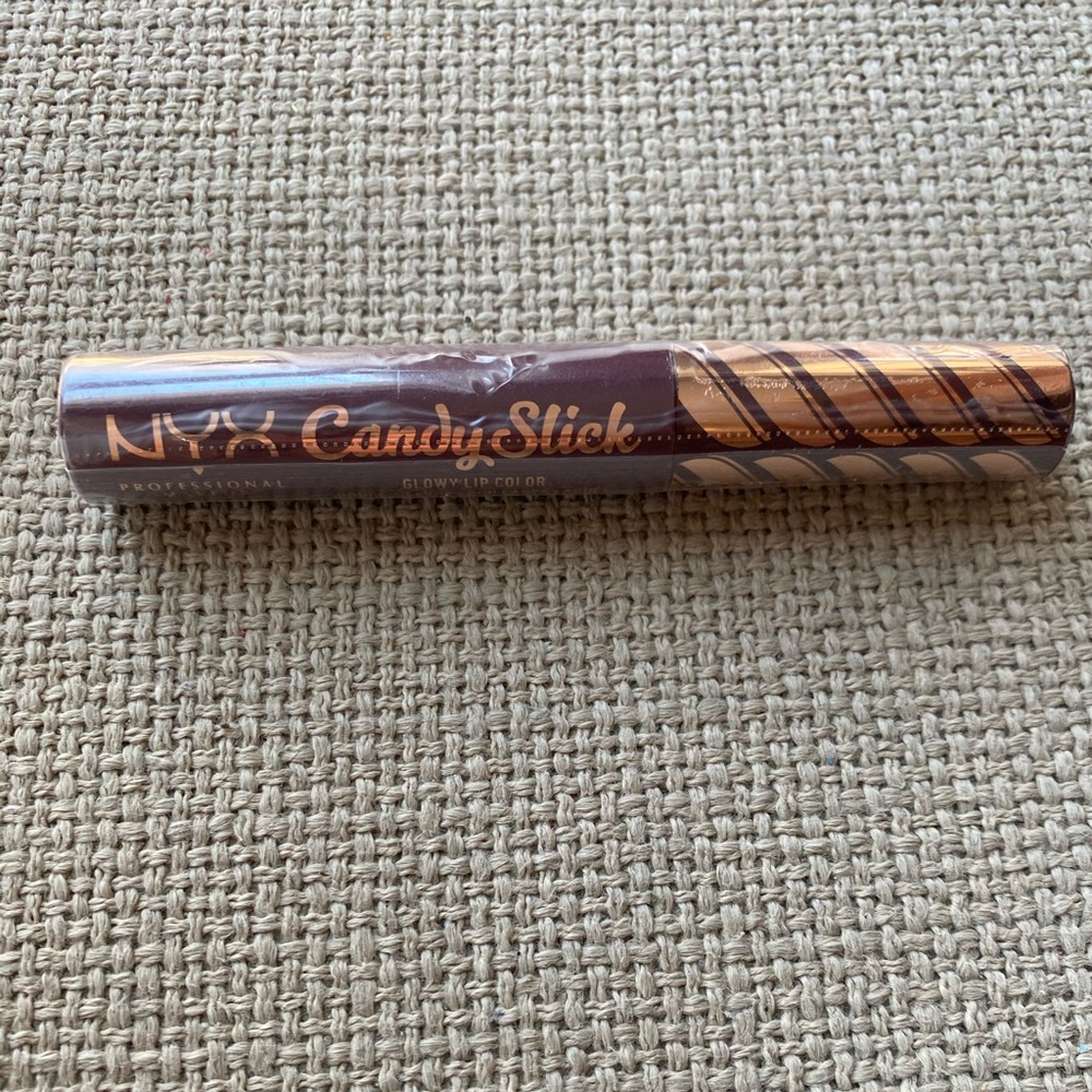 NYX Professional Makeup Candy Slick Glowy LipGloss